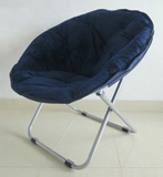 Foldable moon-shaped chair